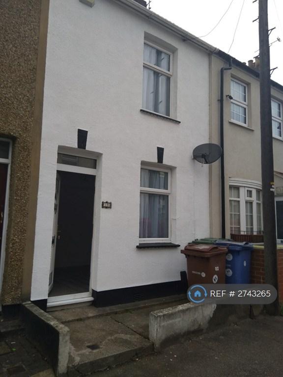 2 bedroom house in Wood Street, Grays, RM17 (2 bed) (#2743265)
