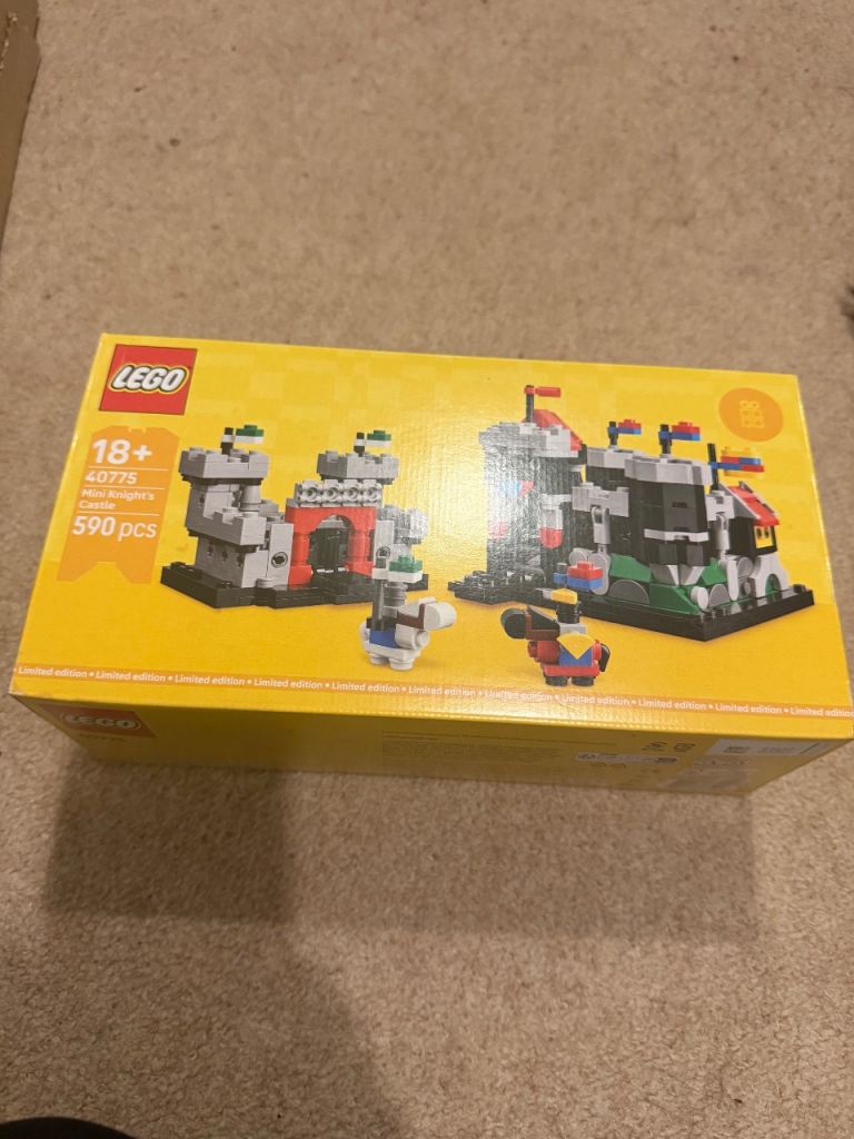 New and unopened Ltd edition mini knights castle LEGO set 40775