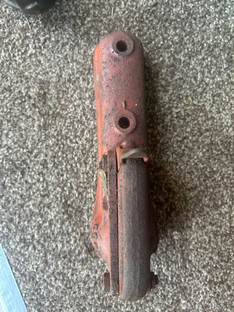2 NEW heavy car tractor van trailer hitches £30 the pair ARDS