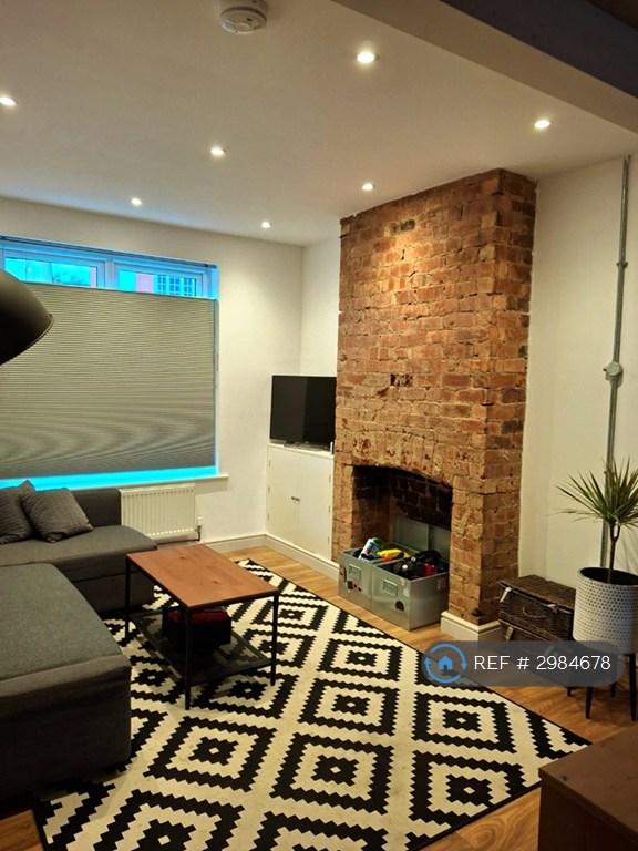 3 bedroom house in Lancaster Road, Kettering, NN16 (3 bed) (#2984678)