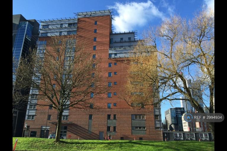 3 bedroom flat in Princess Street, Manchester, M1 (3 bed) (#2994934)
