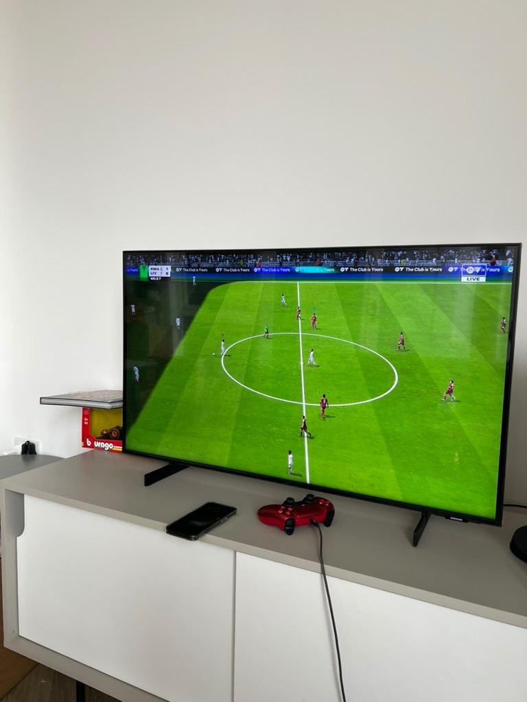 image for For Sale Samsung 43" BU8000 Crystal UHD 4K HDR Smart TV (2022)