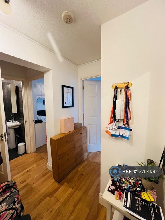 1 bedroom flat in Basque Court, London, SE16 (1 bed) (#2764156)