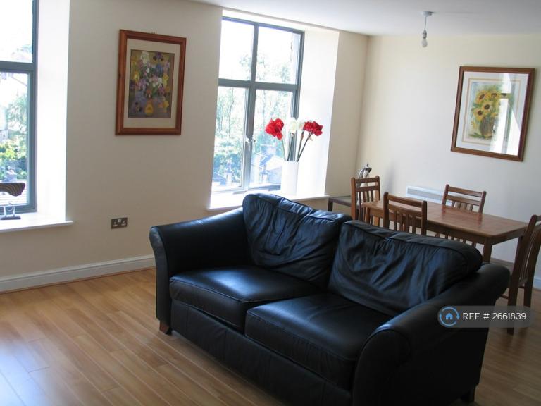 2 bedroom flat in Wren Nest Mill, Glossop, SK13 (2 bed) (#2661839)