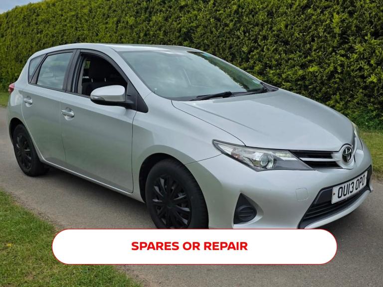 2013 Toyota Auris 1.4 D-4D Active 5dr HATCHBACK Diesel Manual