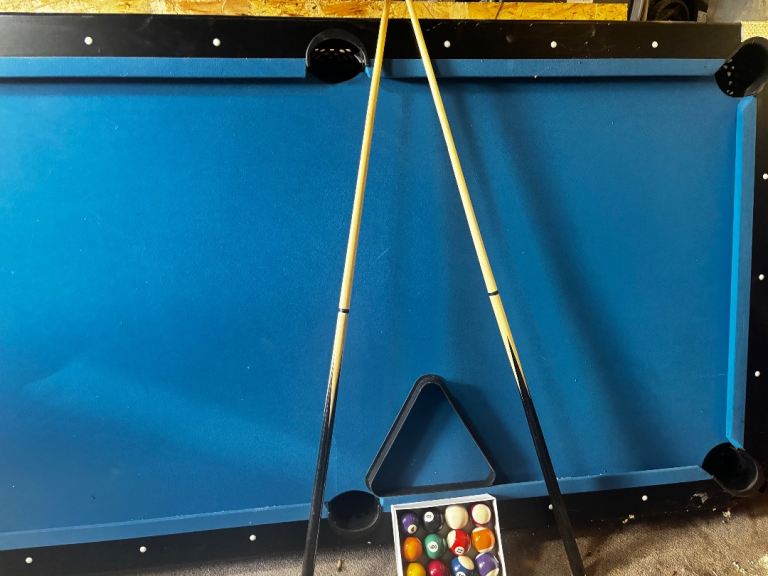 7ft pool table 
