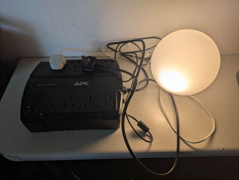 APC Back-UPS ES700