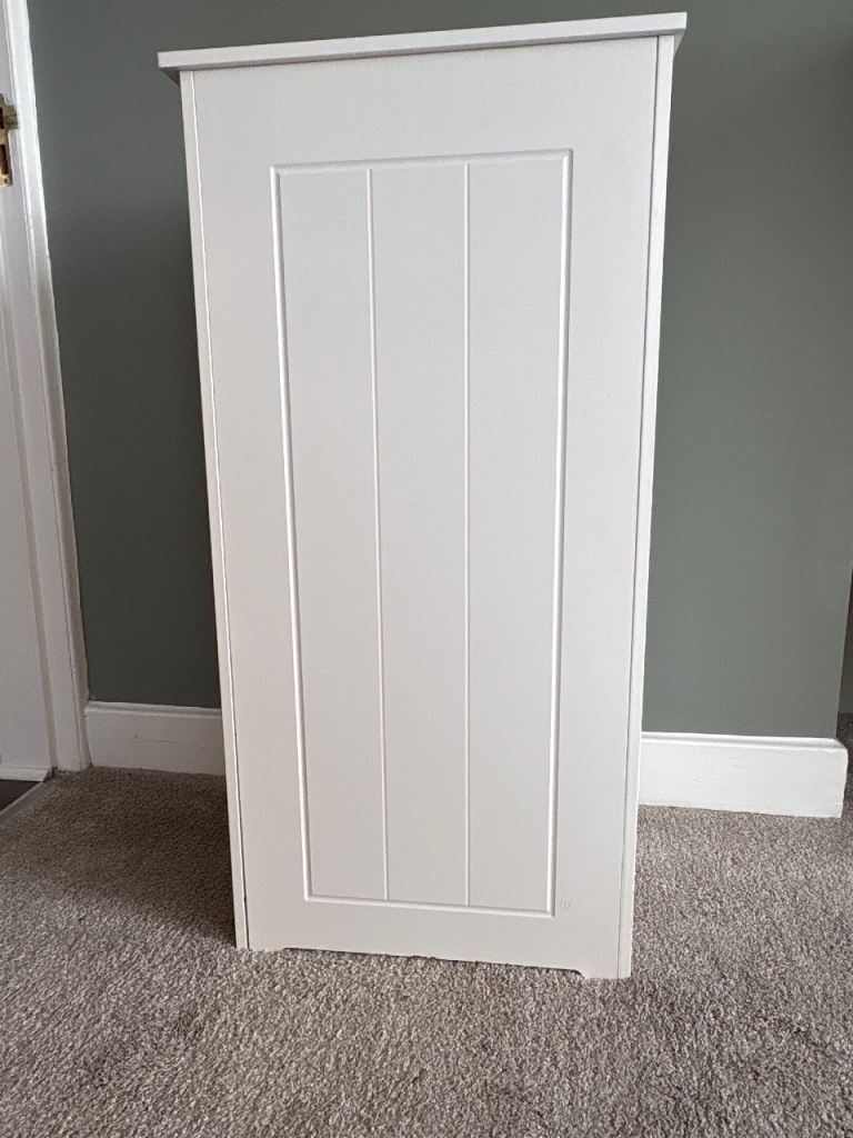Immaculate Latge Family Wooden Laundry Bin