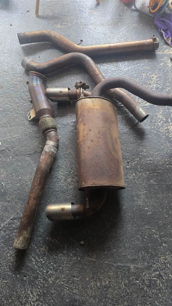 M140i sports cat and back box and res delete pipes.