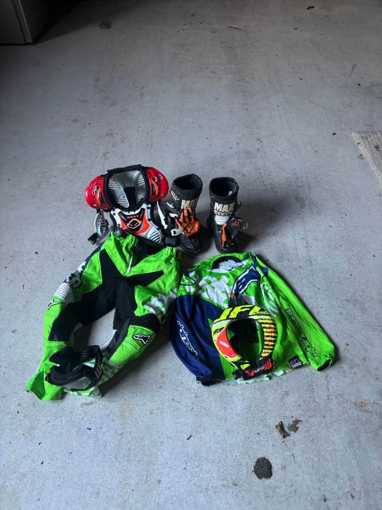 Kids Motor bike gear/neck gear
