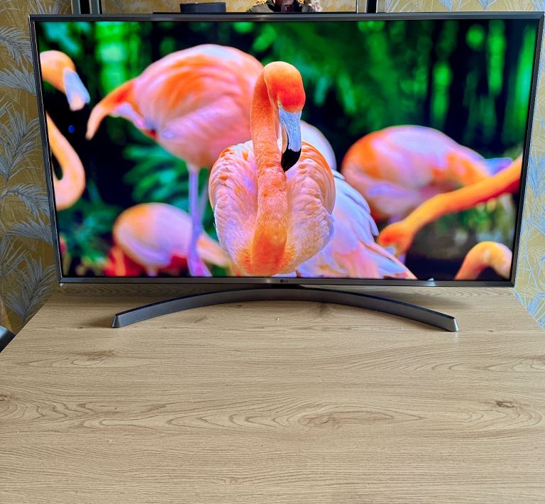 Lg  50  “ smart  tv 📺 4 k  UHD HDR & remote 