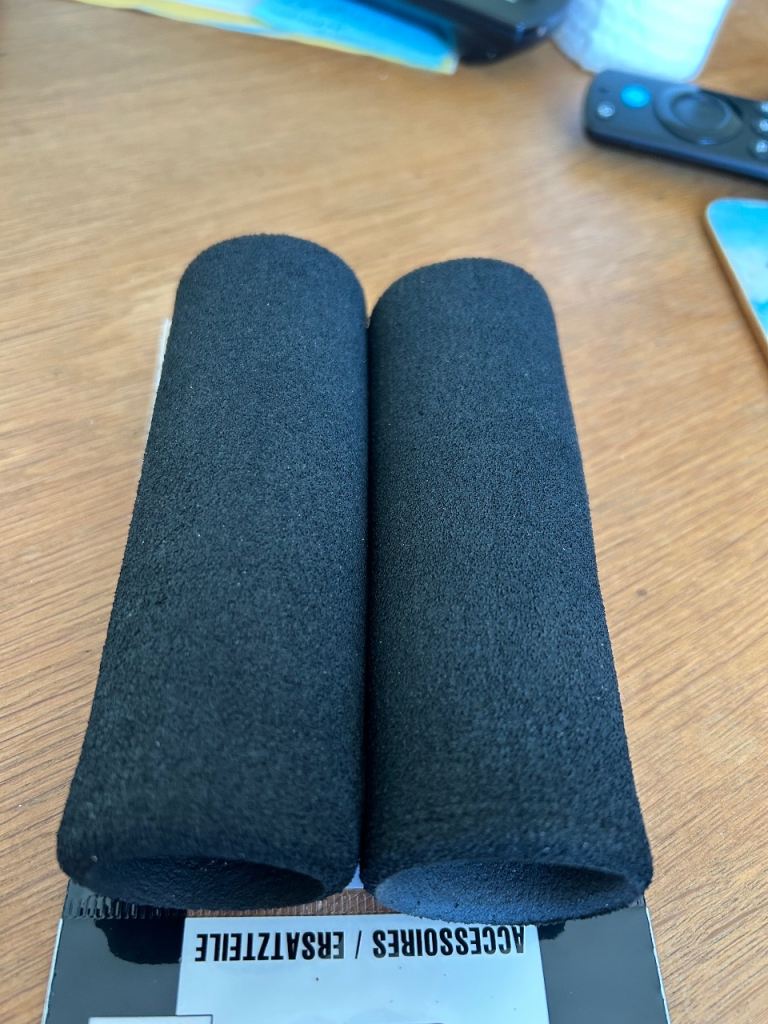 Grip puppy for handle bars 