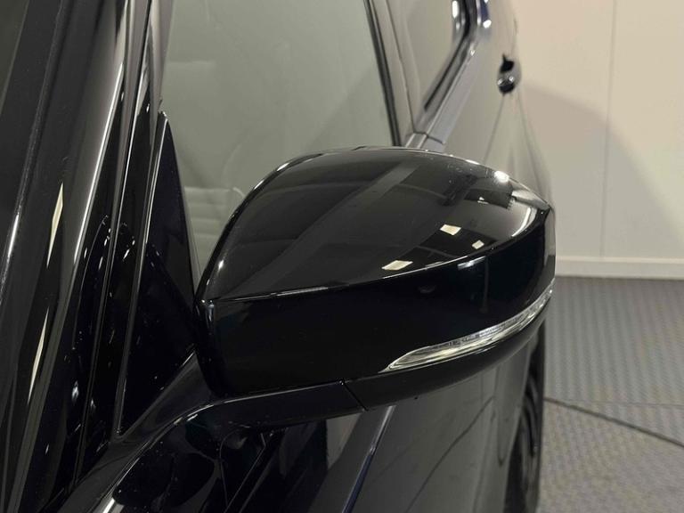 2018 Land Rover Discovery SD V6 HSE Luxury SUV Diesel Automatic