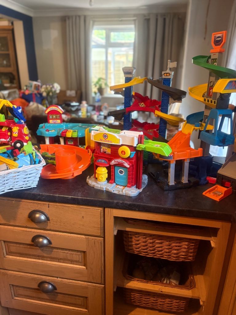 VTech Toot-Toot Drivers Garage & Track Bundle