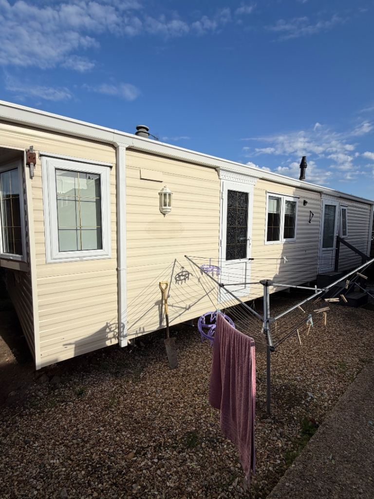 Refurbished 2 bed static caravan