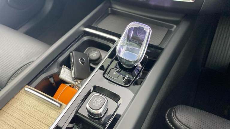 2025 Volvo XC60 Ultra T8 AWD Plug-in hybrid Electric/Petrol Bright Automatic SUV Hybrid Automatic