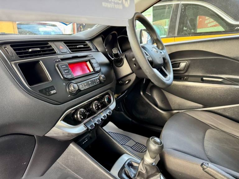 2013 Kia Rio 1.25 1 5dr HATCHBACK PETROL Manual