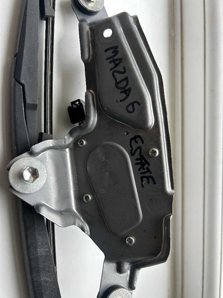 2010 MAZDA 6 SPORT ESTATE MK2 GH - REAR WINDSCREEN WIPER MOTOR - GS2A67450
