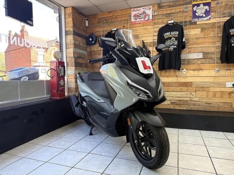 Honda Forza 125 125  Scooter 