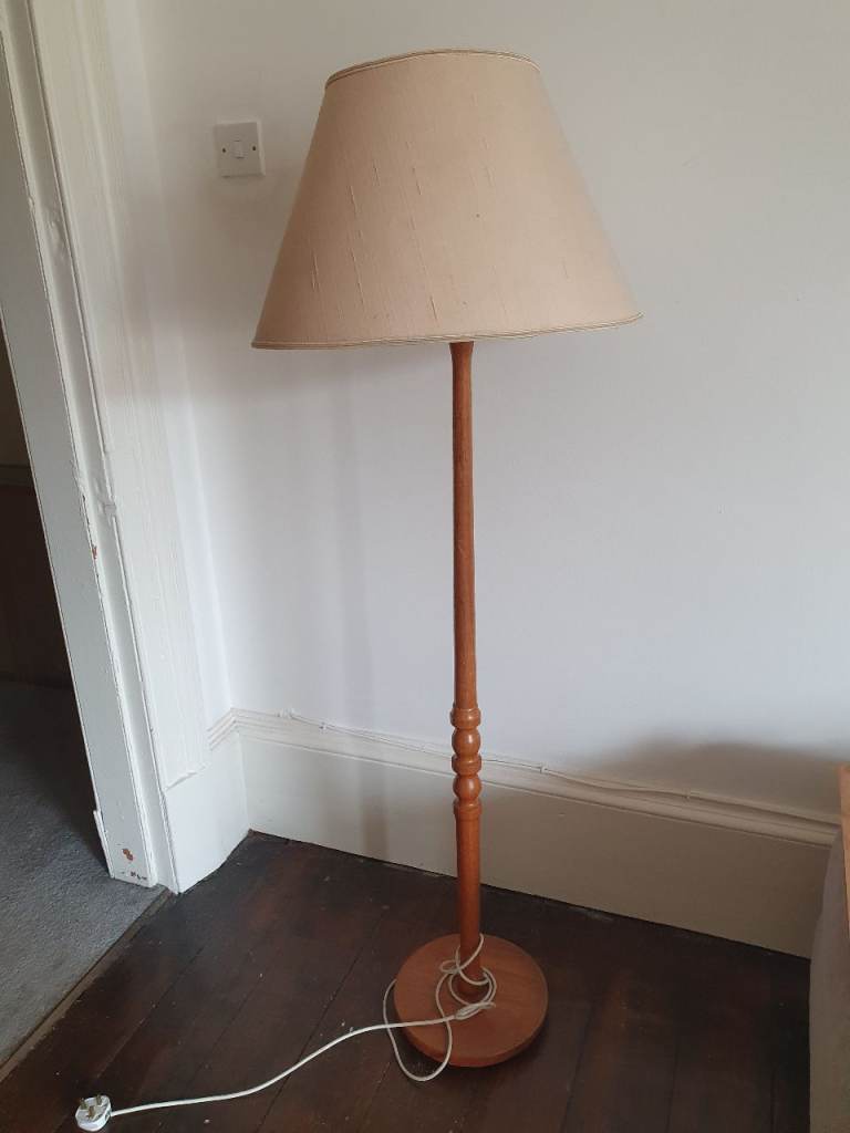 Wooden lamp, needs rewired/repaired