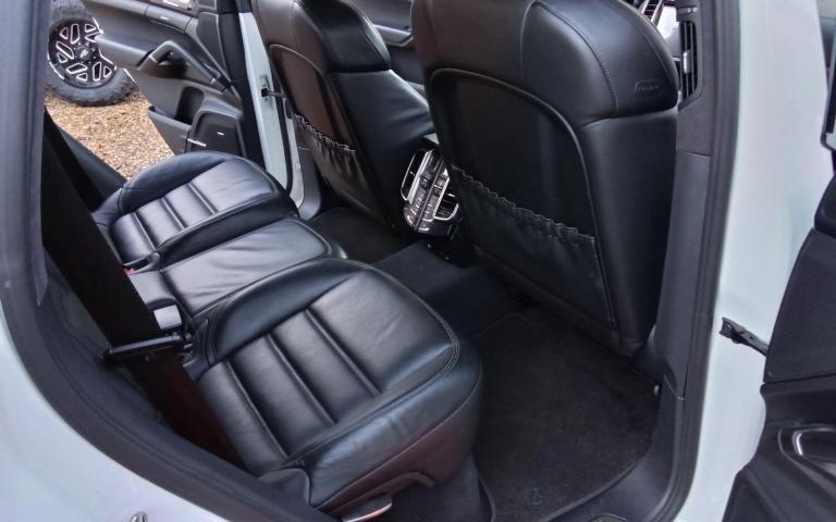  Porsche Cayenne 4.8T V8 Turbo SUV 5dr Petrol TiptronicS 4WD Euro 5 (s/s) (500 ps) Petrol Automatic