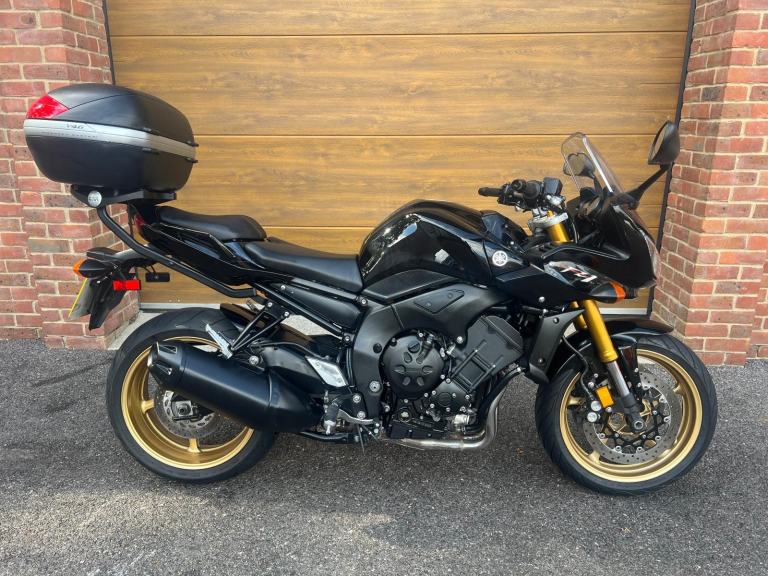2010/10 Yamaha FZ1S Fazer 1000 with only 7,950m in Black