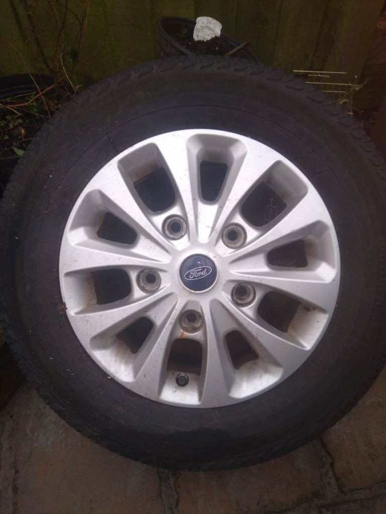 Alloy wheel with tyre