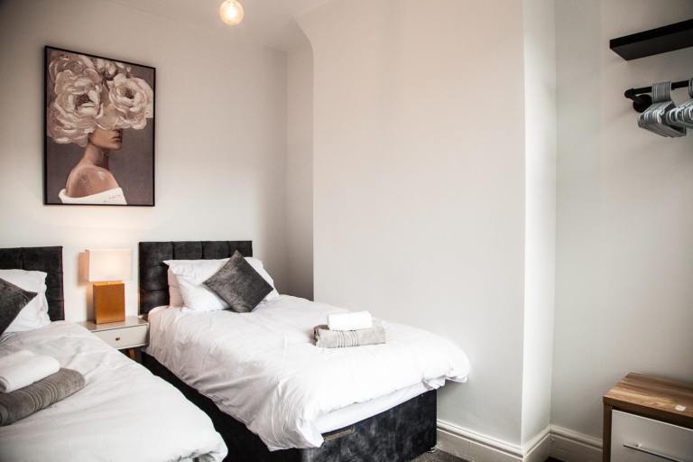 A WELL MAINTAINED three bedroom house to let in  keningston, Liverpool L6