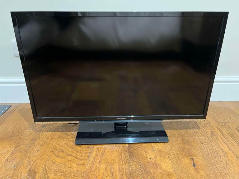 Toshiba 32RL958 LED-Backlit LCD TV - FULL HD - 32" Inch - Used