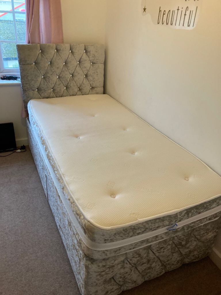 Chesterfield Crushed velvet Divan single bed with mattress 