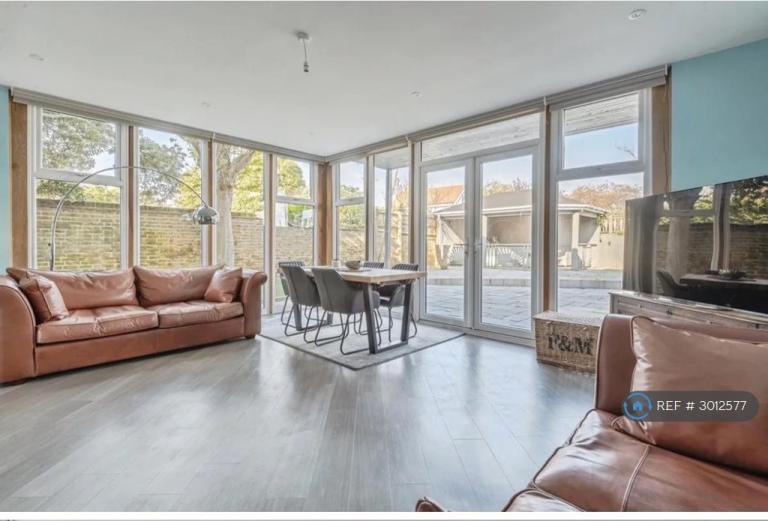 3 bedroom house in Kingsgate Avenue, Broadstairs, CT10 (3 bed) (#3012577)