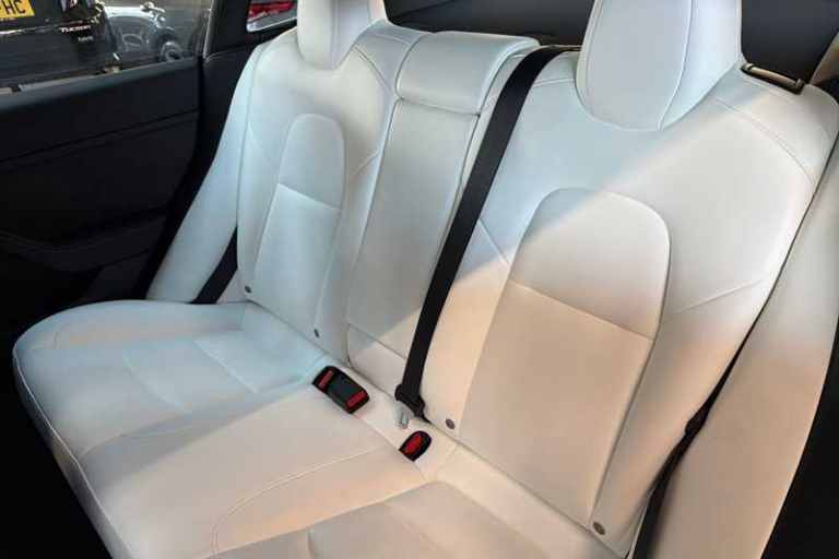 2022 Tesla Model 3 Standard Range Plus Saloon 4dr Electric Auto RWD (241 bhp) Saloon Electric Aut...