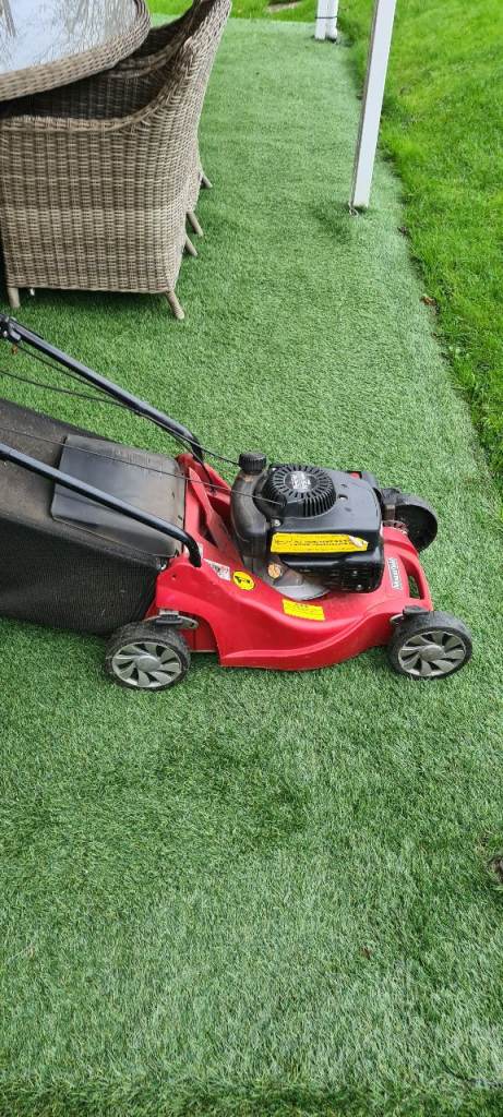 Petrol lawnmower 