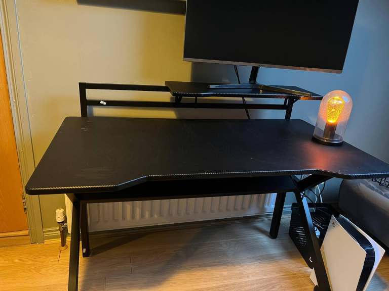 Gaming table and chair