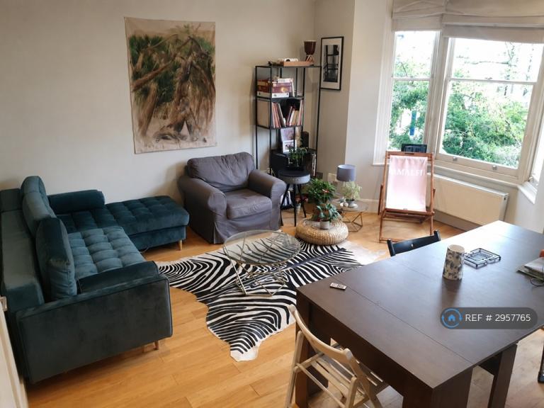 2 bedroom flat in Saltoun Road, London, SW2 (2 bed) (#2957765)