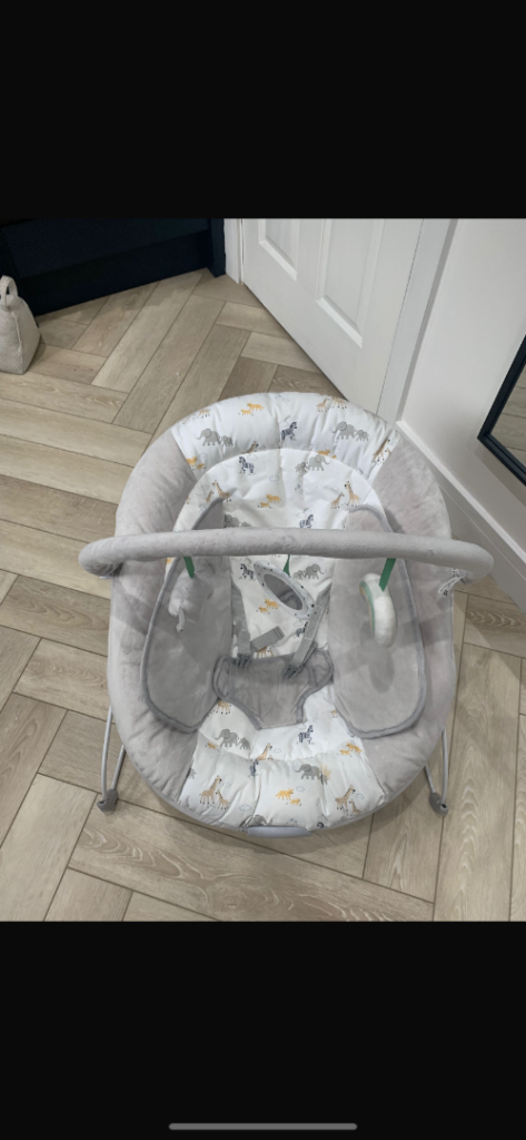 New born baby bouncer chair - Free