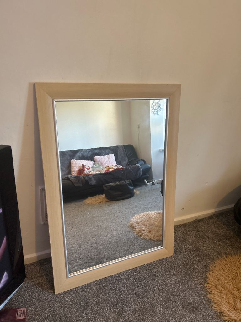 Large mirror 