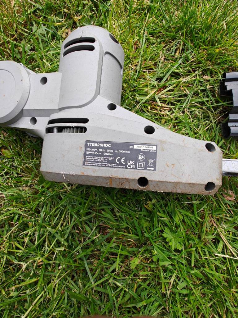 Titan mains powered hedge trimmer