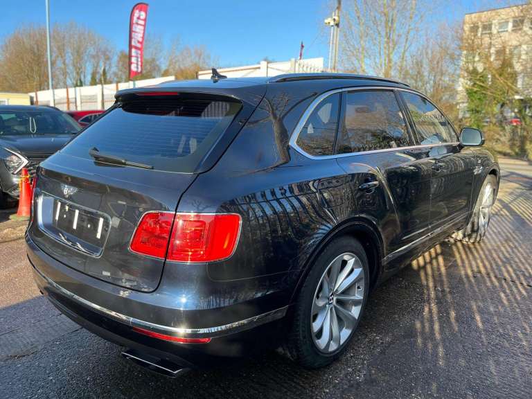 BREAKING BENTLEY BENTAYGA W12 AUTOMATIC 8 SPEED 6.0 PETROL 2018