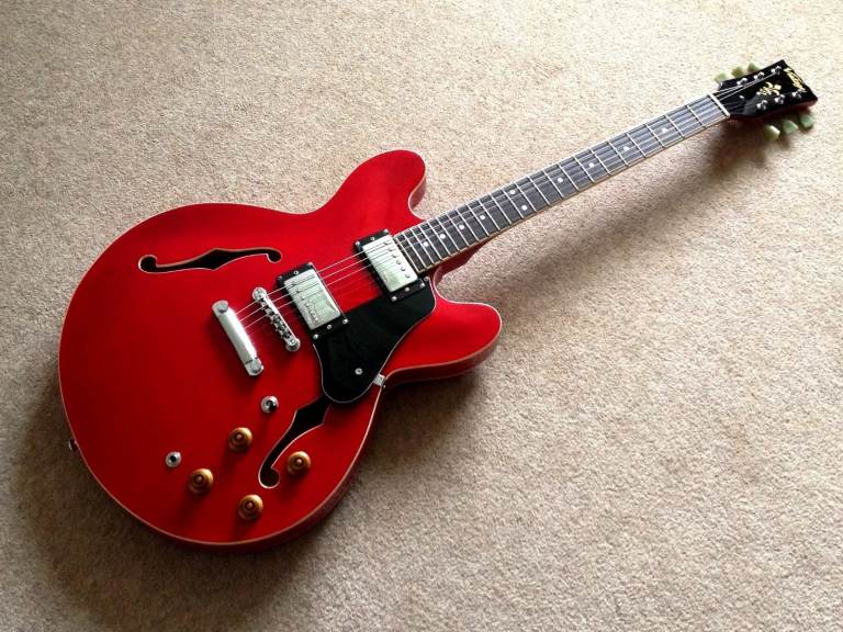 Vintage Semi-Hollow Body electric guitar NEAR MINT *PRICE DROP