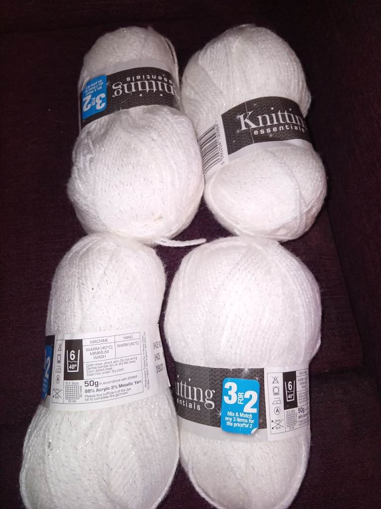 White Double Knit Wool 4 50g balls