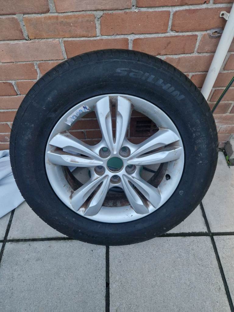 Alloy wheel with brand new tyre