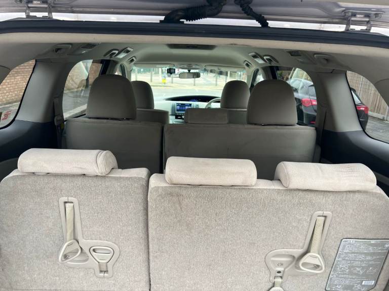 Toyota Estima 8 Seaters Hybrid Auto