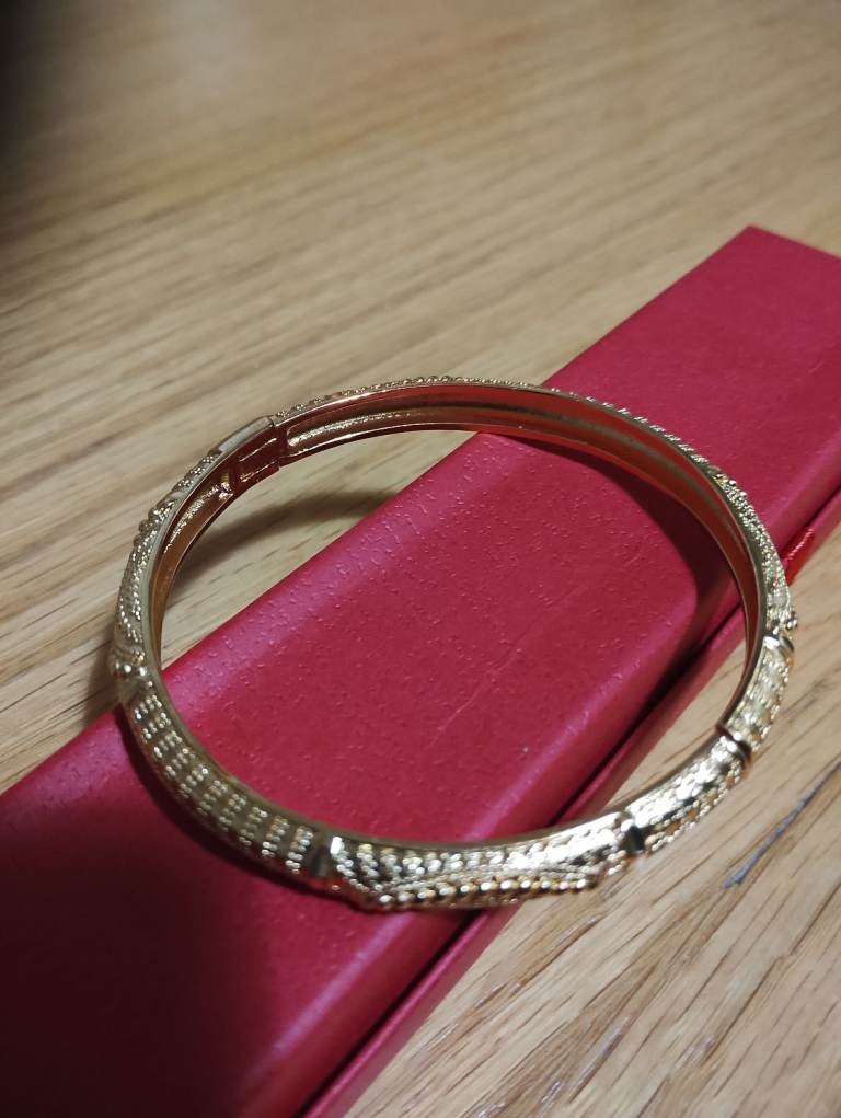 Gold coloured Open Cuff Bracelet 