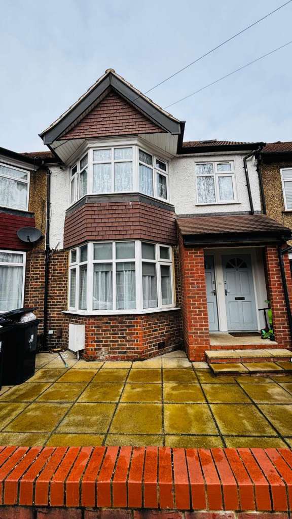 Fully Furnished 2 Bed Ground Floor Flat with Private Garden – W30PZ