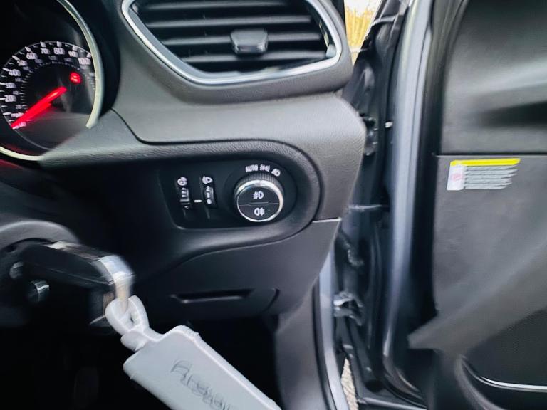 2019 Vauxhall Grandland X 1.5 Turbo D Tech Line Nav 5dr HATCHBACK DIESEL Manual