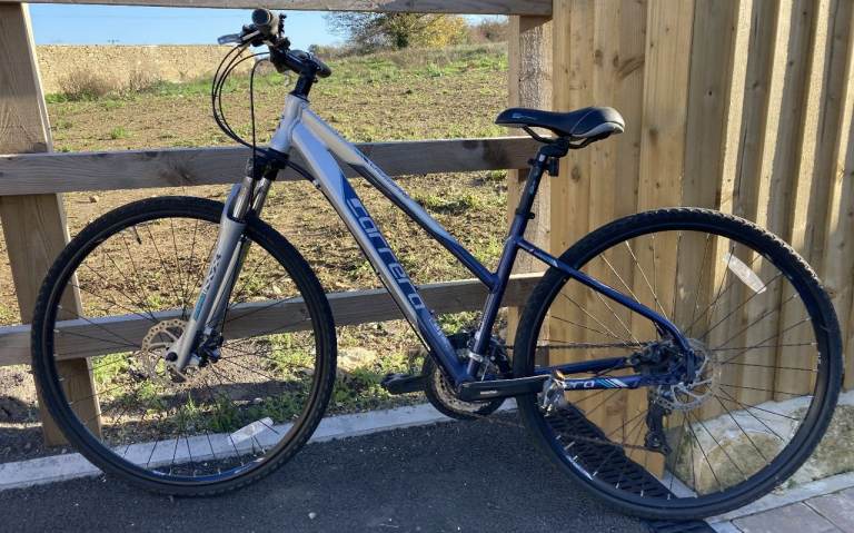 Carrera Crossfire 2 21-speed bicycle - good condition