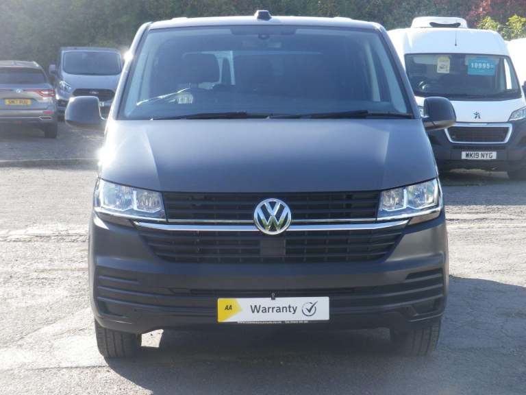 VOLKSWAGEN TRANSPORTER 2.0 TDI T32 Kombi Startline DSG Auto with VW Towbar in