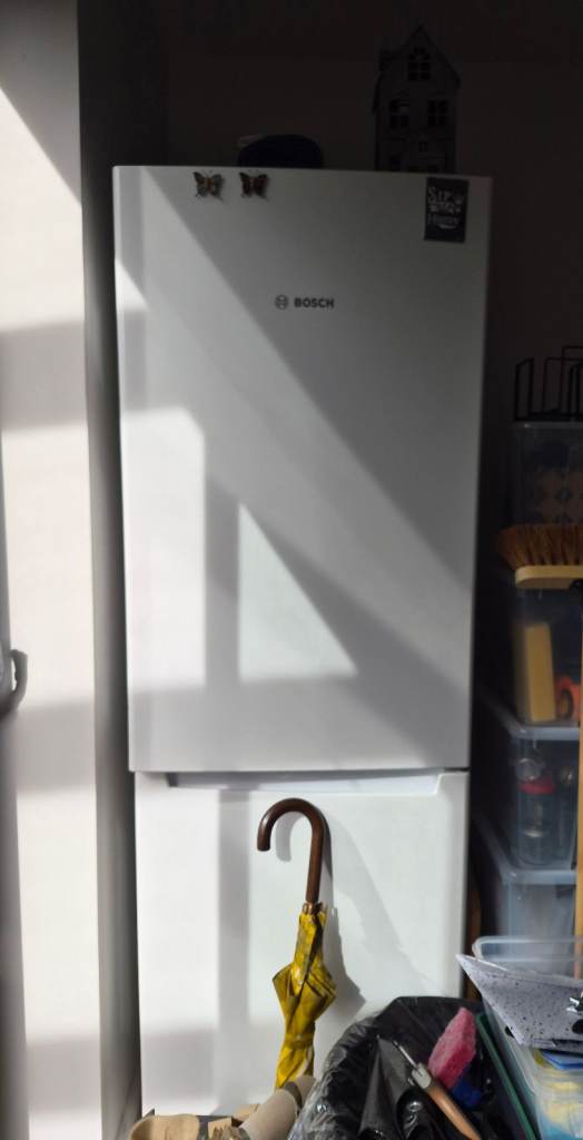 Bosch Freestanding Fridge Freezer - White, Good Condition