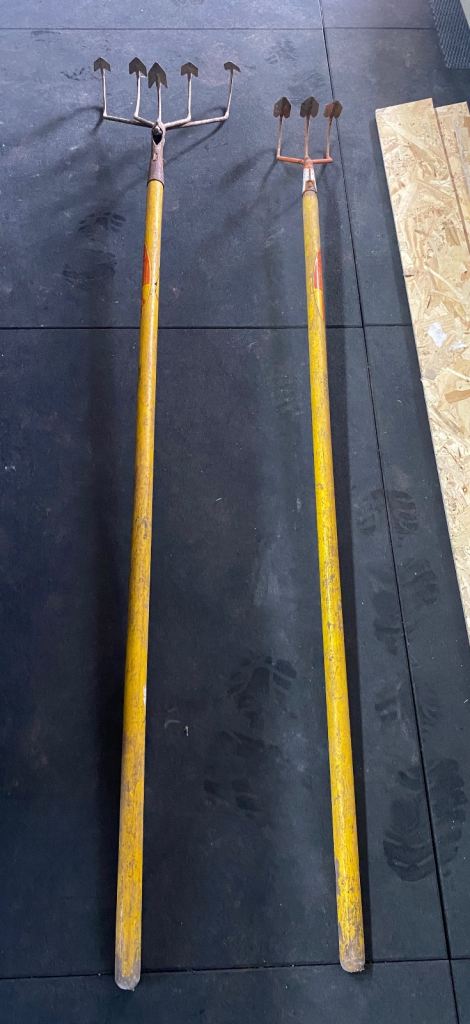 Long handle very rare solid built allotment garden cultivator claw hoe rotavator soil turnover tool